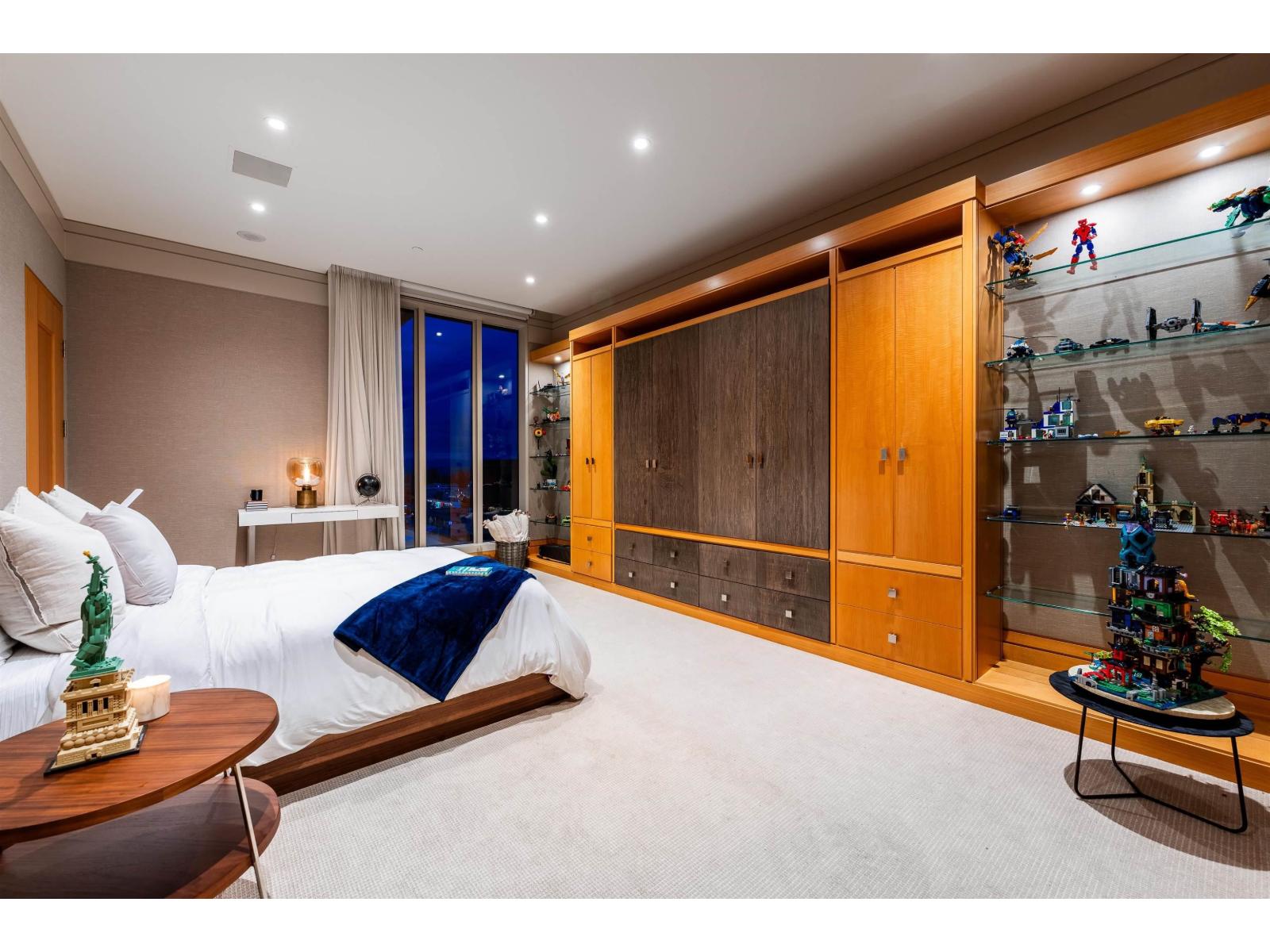 PH801 1551 FOSTER STREET, White Rock