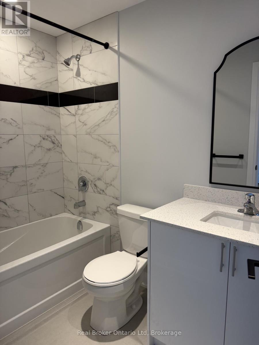 204 - 60 DONALD STREET - Photo 5 of 7, Barrie (Queen's Park), Ontario