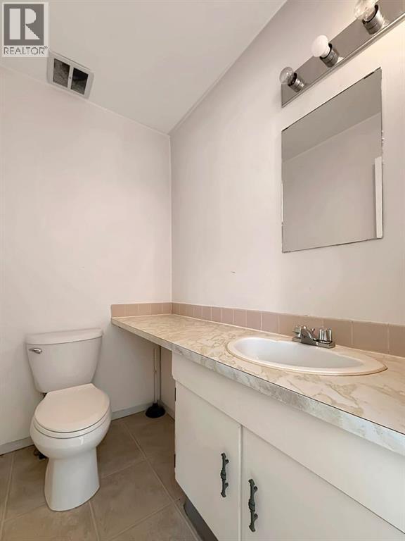 107 97th Avenue - Photo 5 of 11, Grande Cache, Alberta