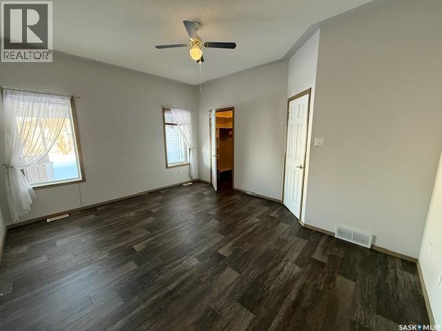 60 BANKS CRESCENT - 17