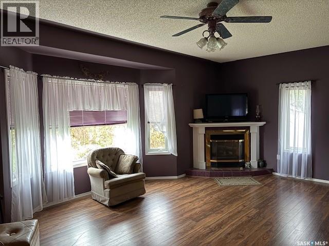 60 BANKS CRESCENT - 21