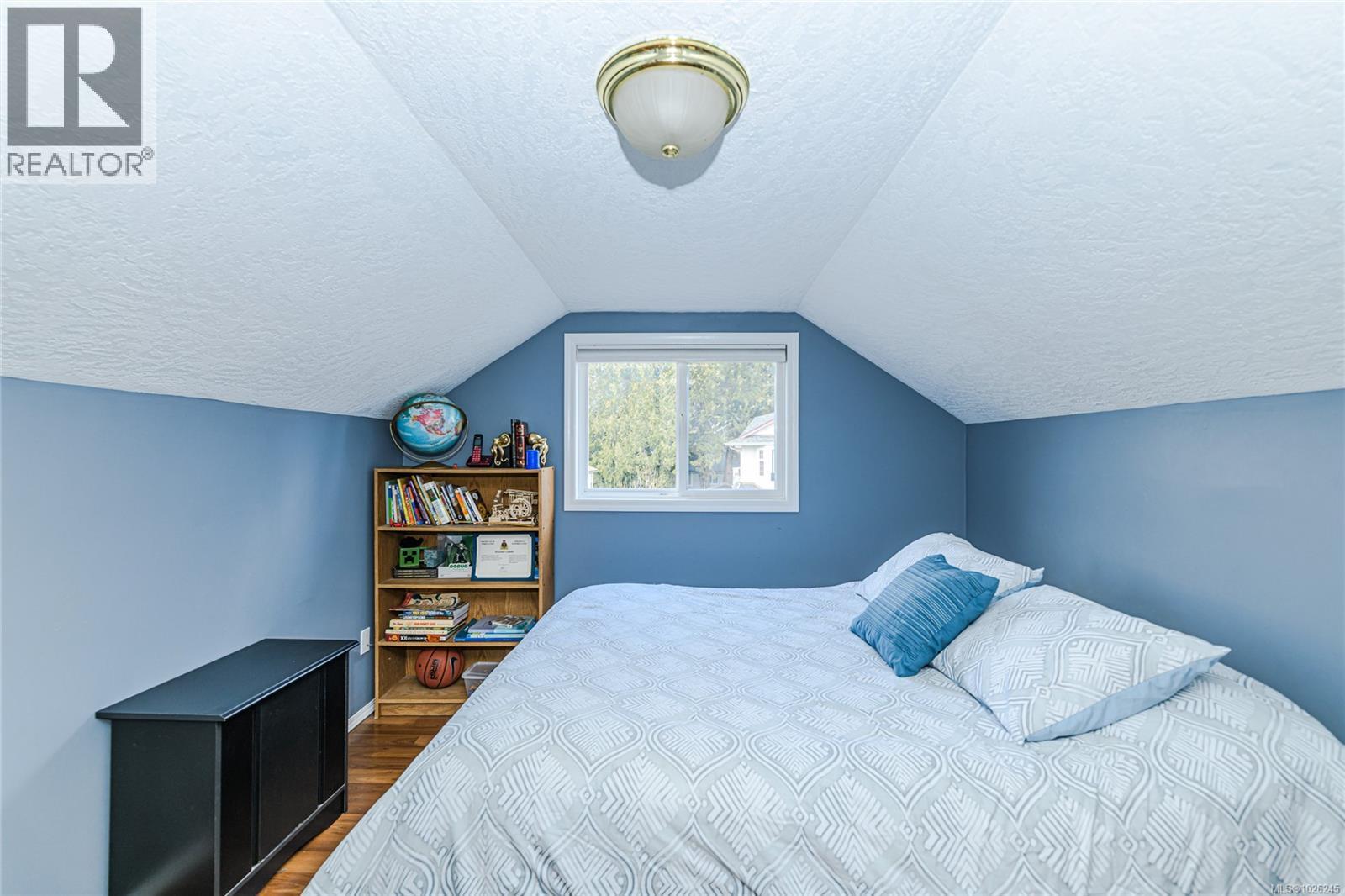 691 Charmar Cres, Langford