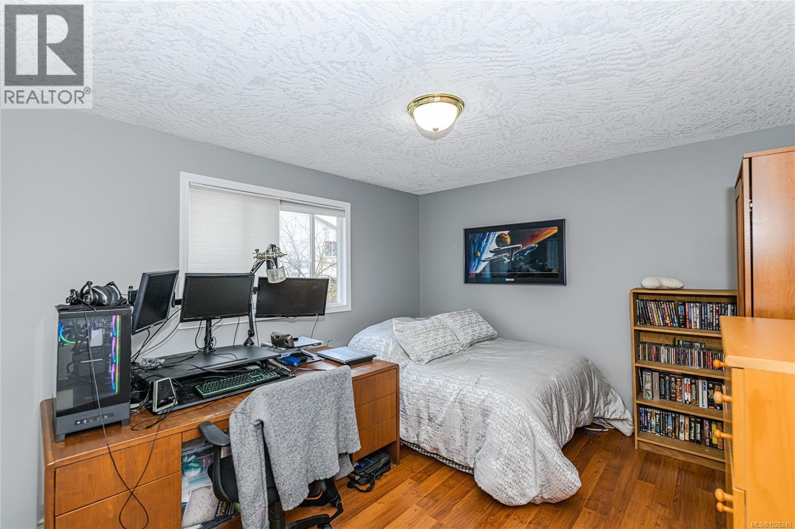 691 Charmar Cres, Langford