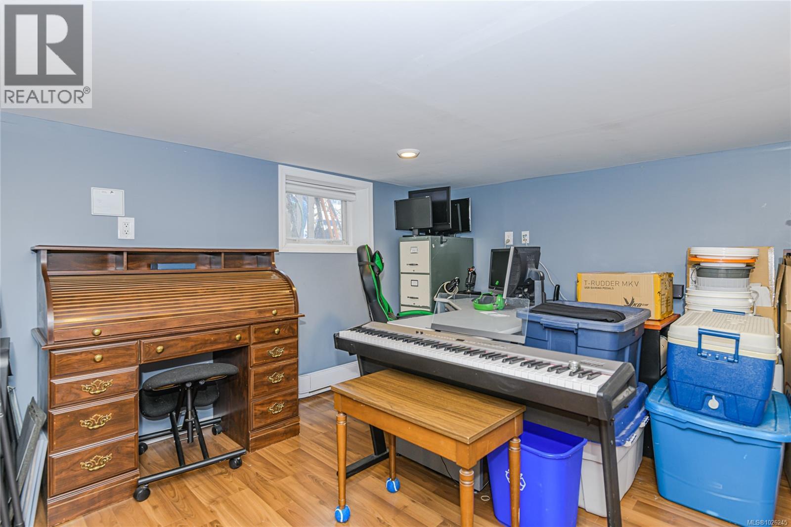 691 Charmar Cres, Langford