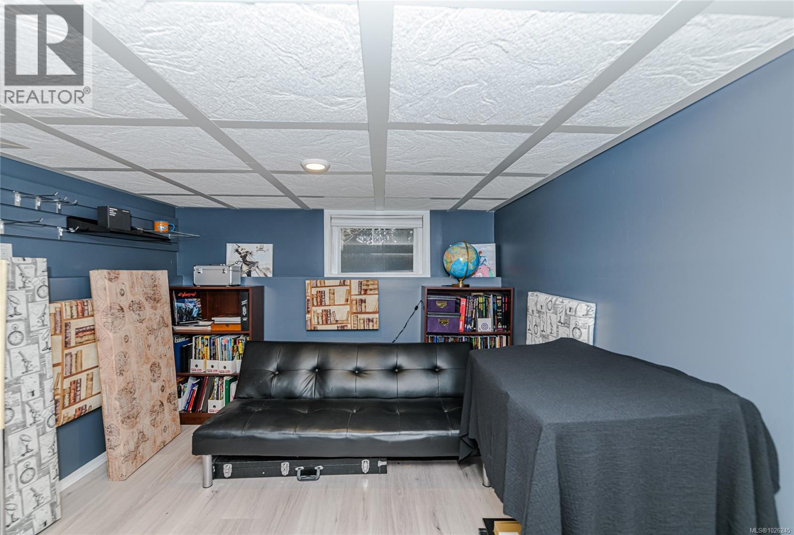 691 Charmar Cres, Langford