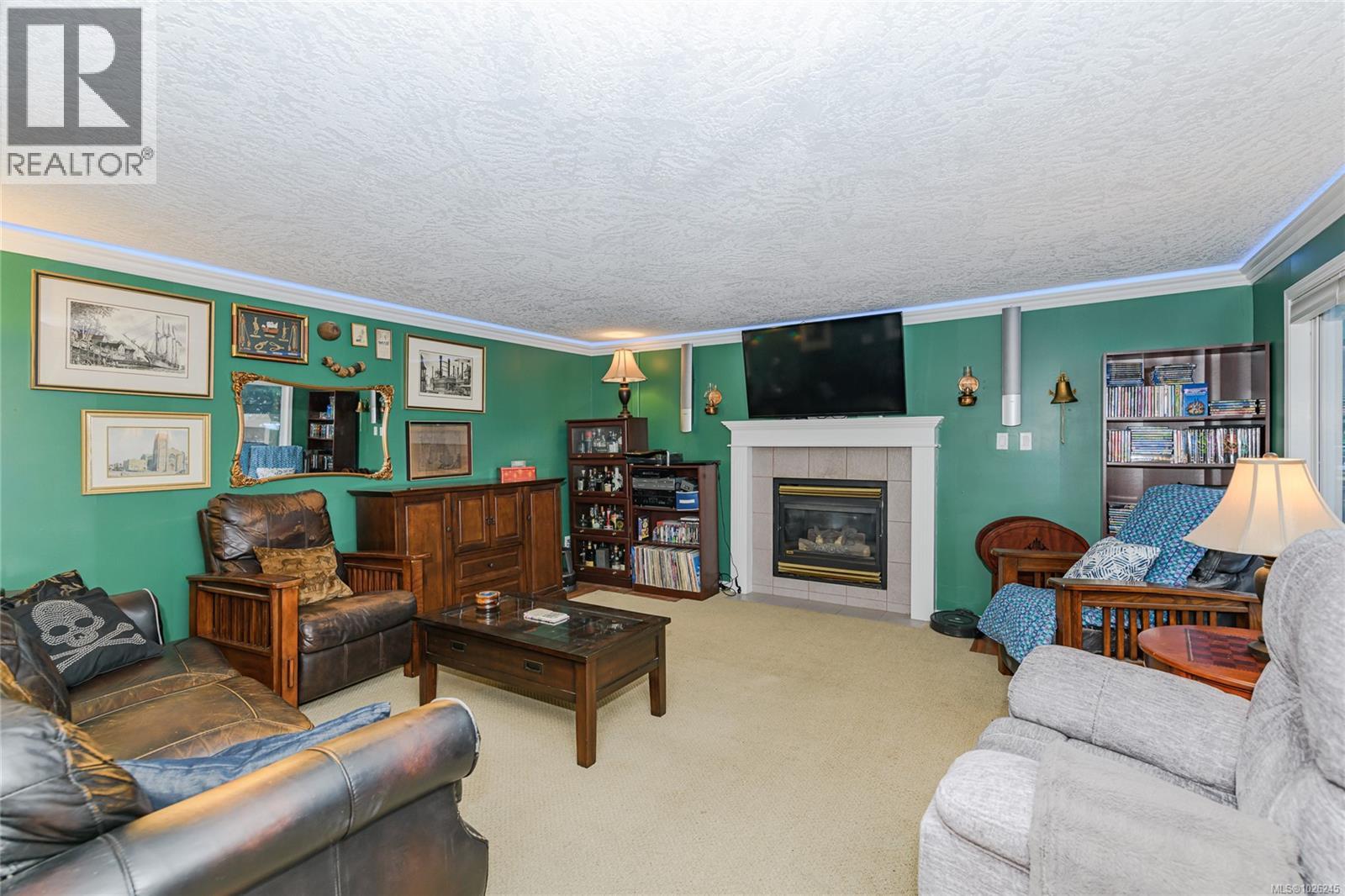 691 Charmar Cres, Langford