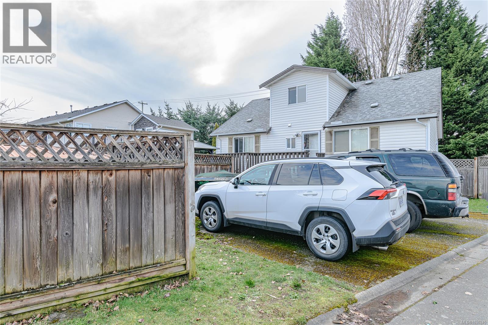 691 Charmar Cres, Langford