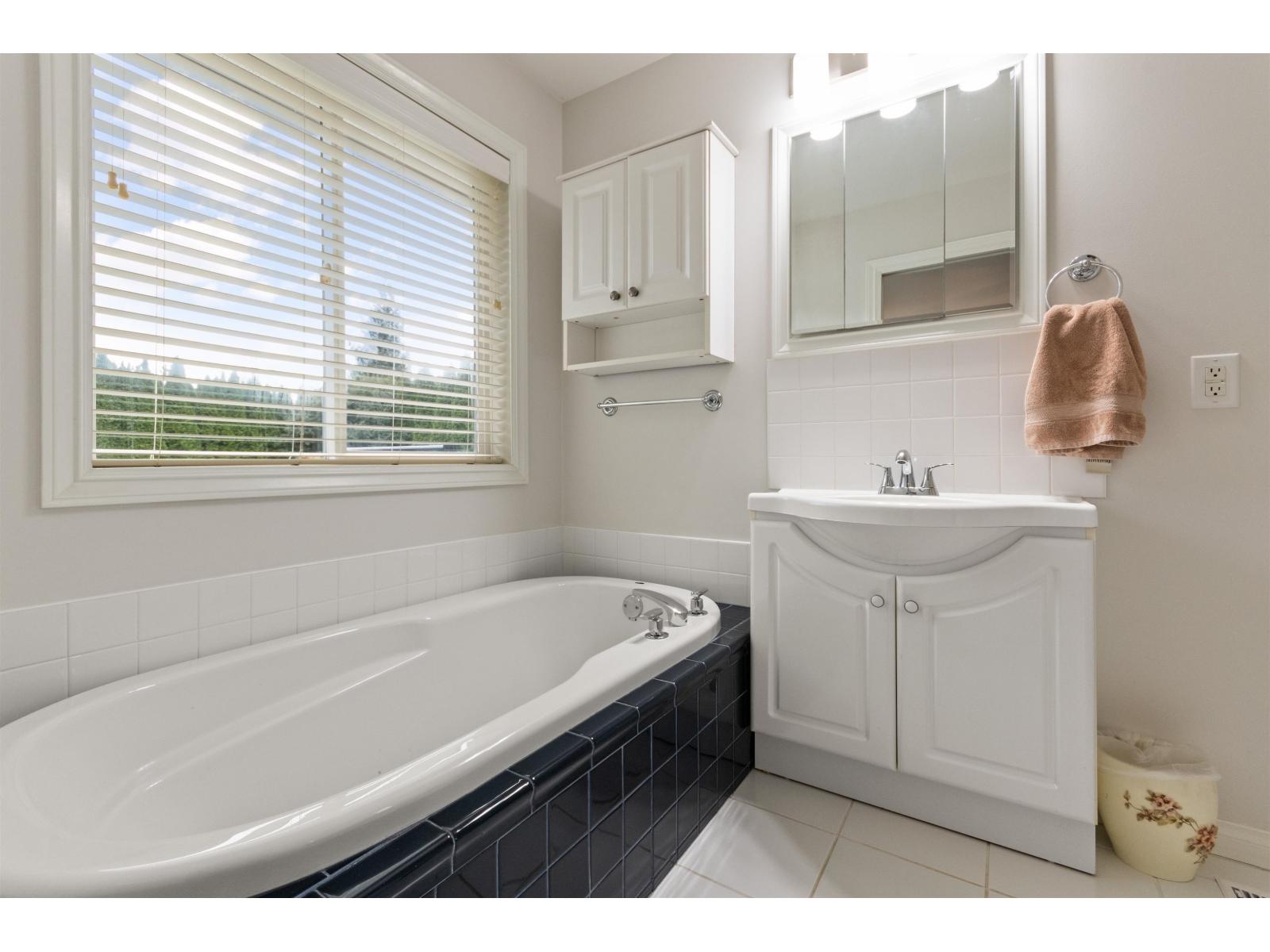 246 BALSAM AVENUE, Harrison Hot Springs, Harrison Hot Springs