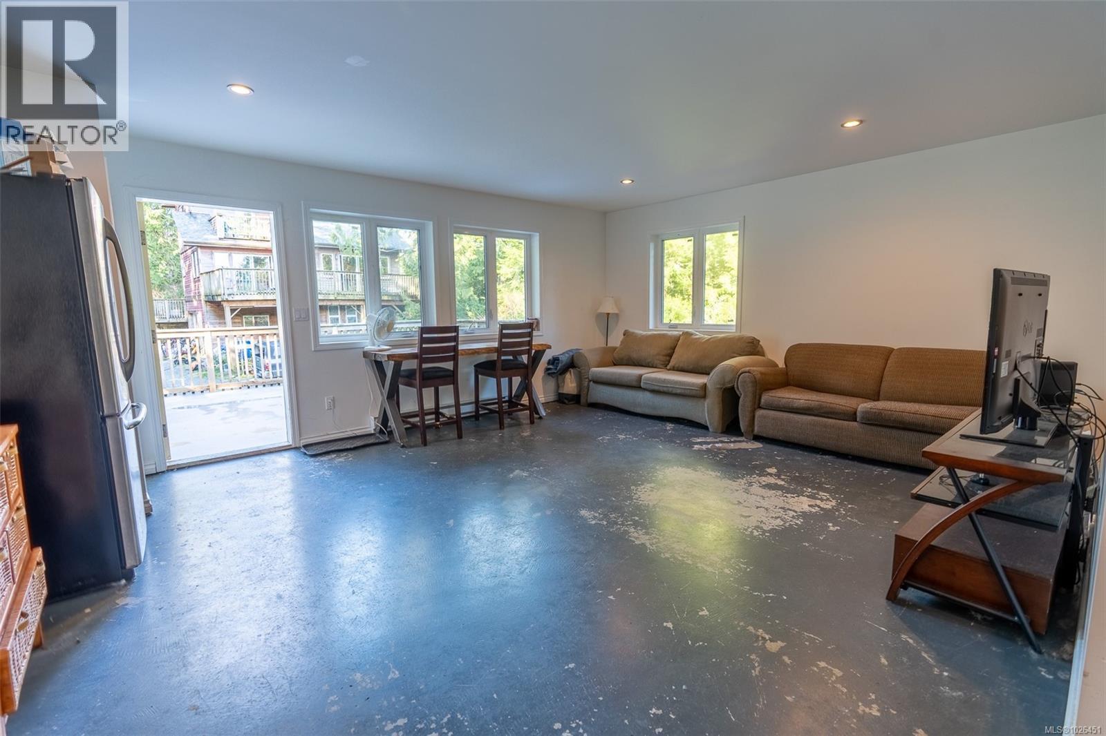 314 Reef Point Rd, Ucluelet