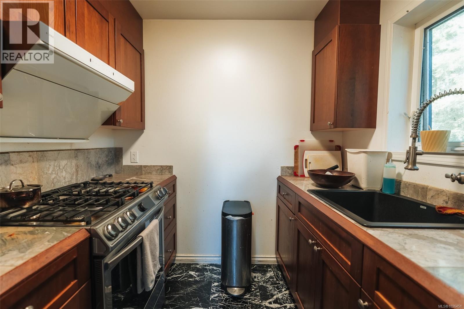 314 Reef Point Rd, Ucluelet