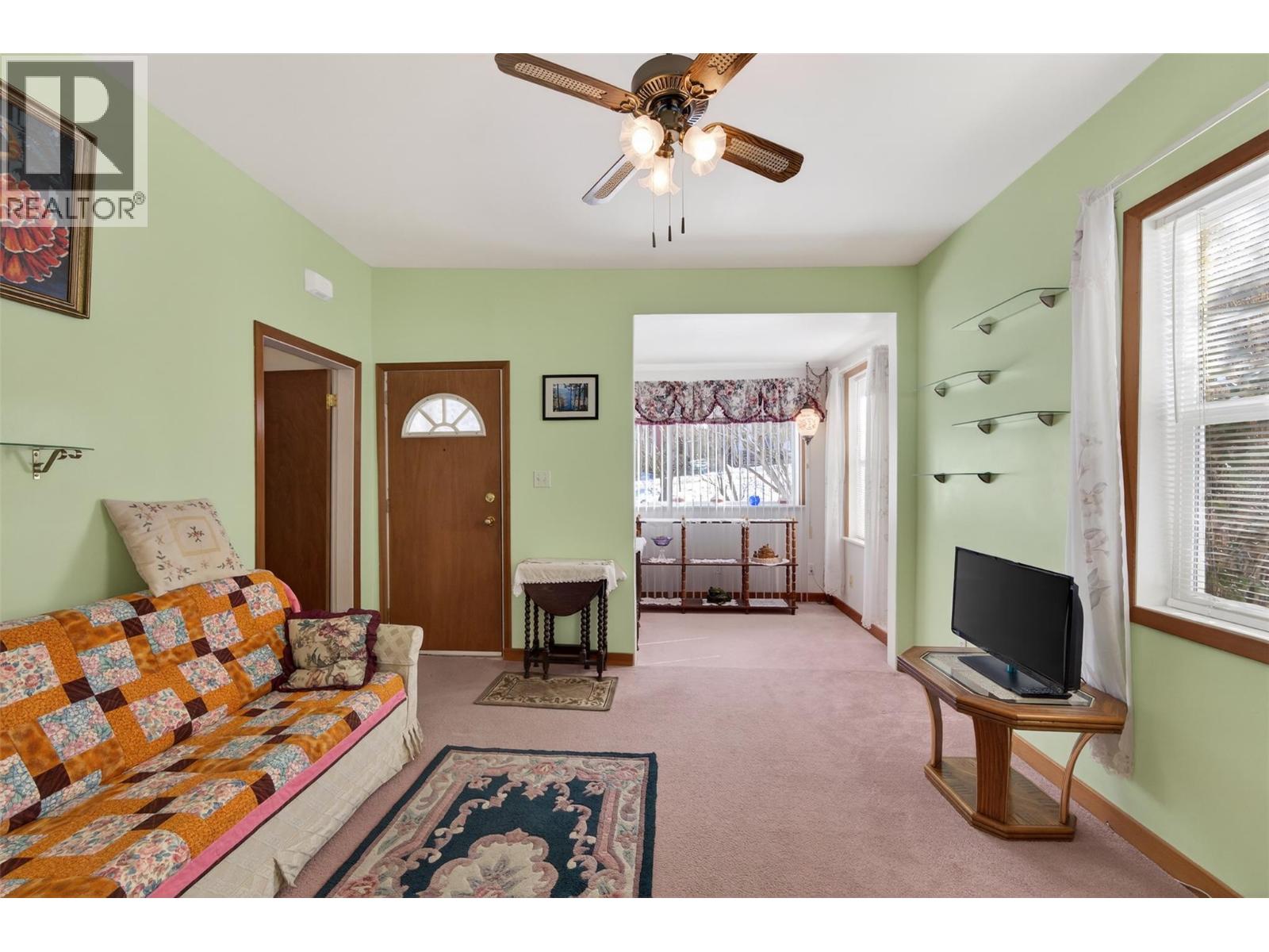 913 Sixth Street, Nelson