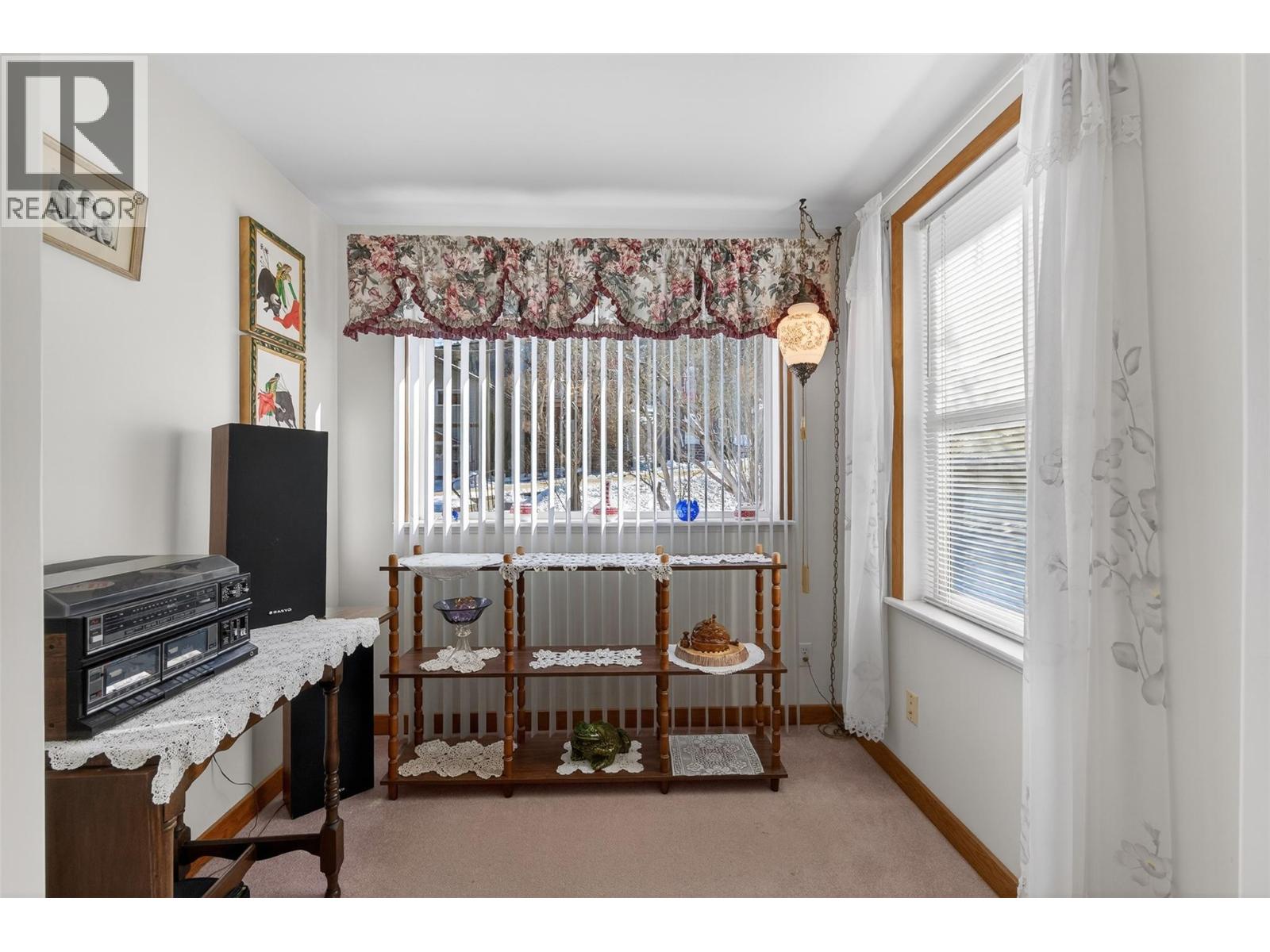 913 Sixth Street, Nelson