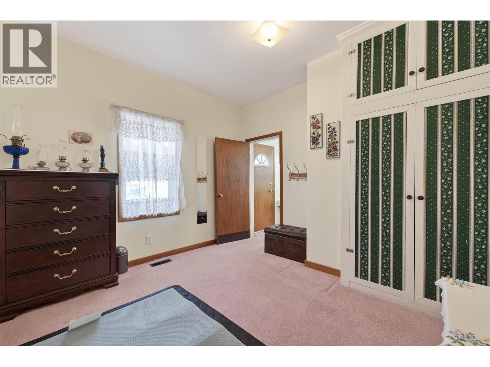 913 Sixth Street, Nelson