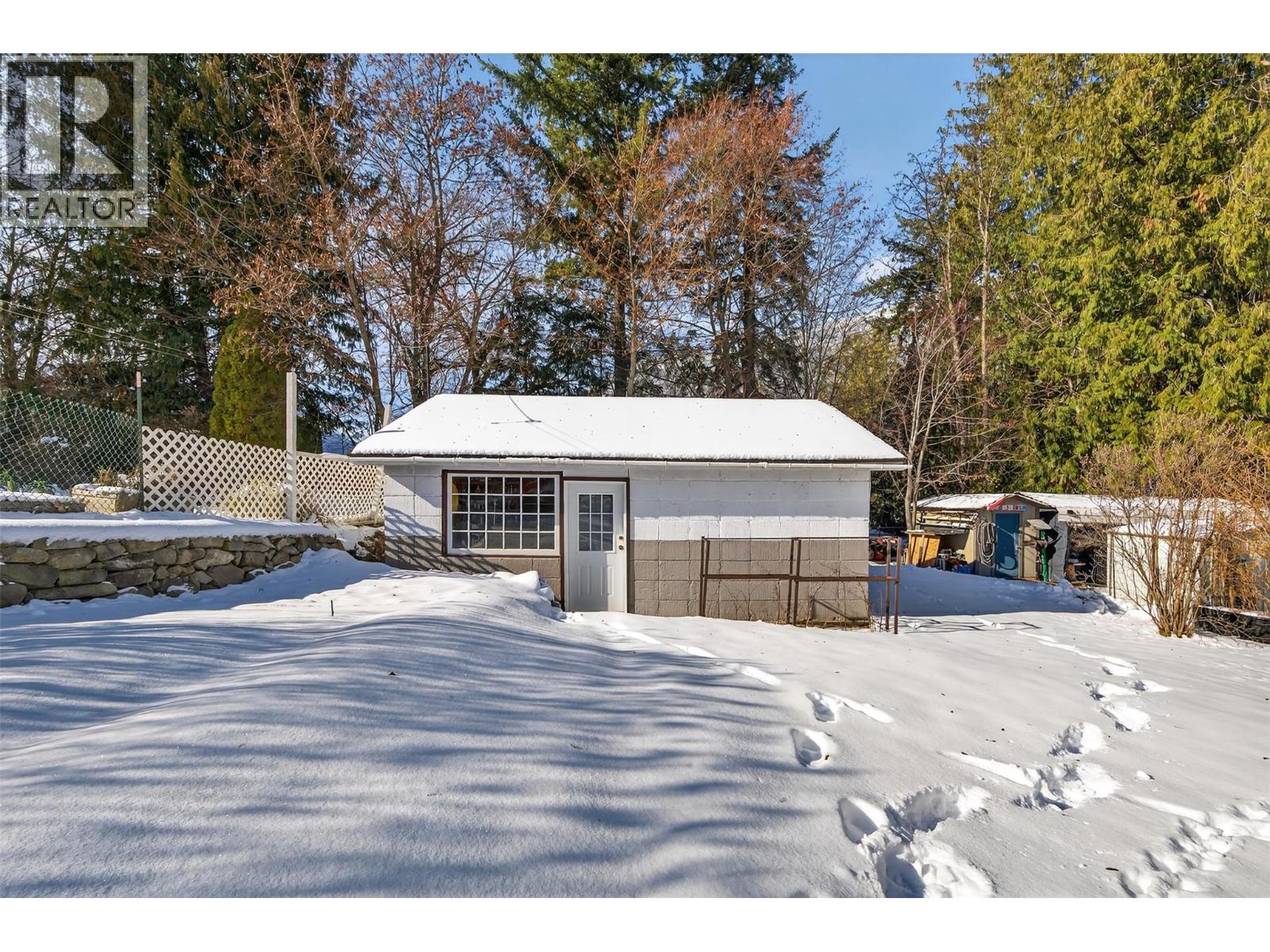 913 Sixth Street, Nelson