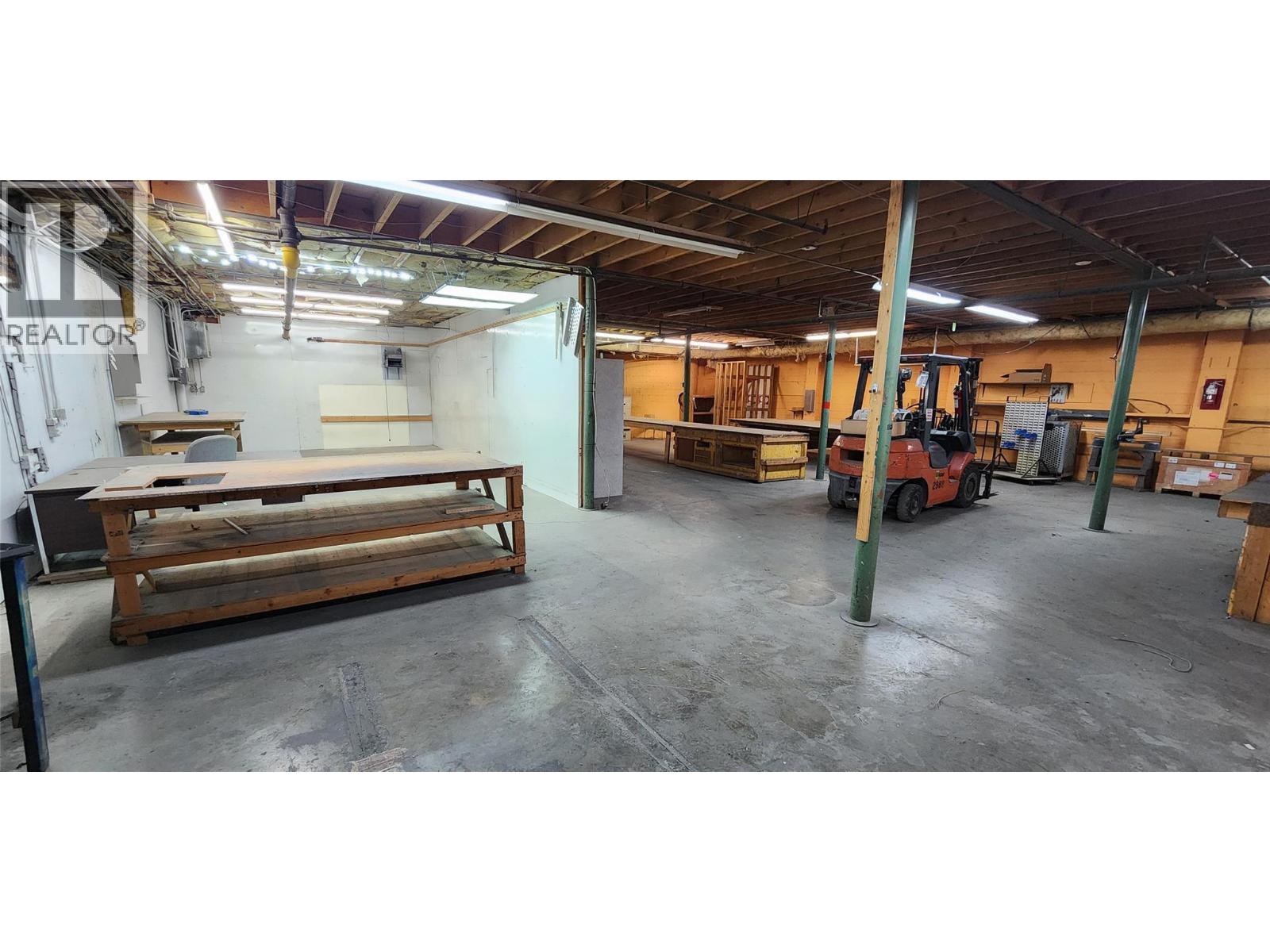 102 310 CO-OP Avenue, Oliver