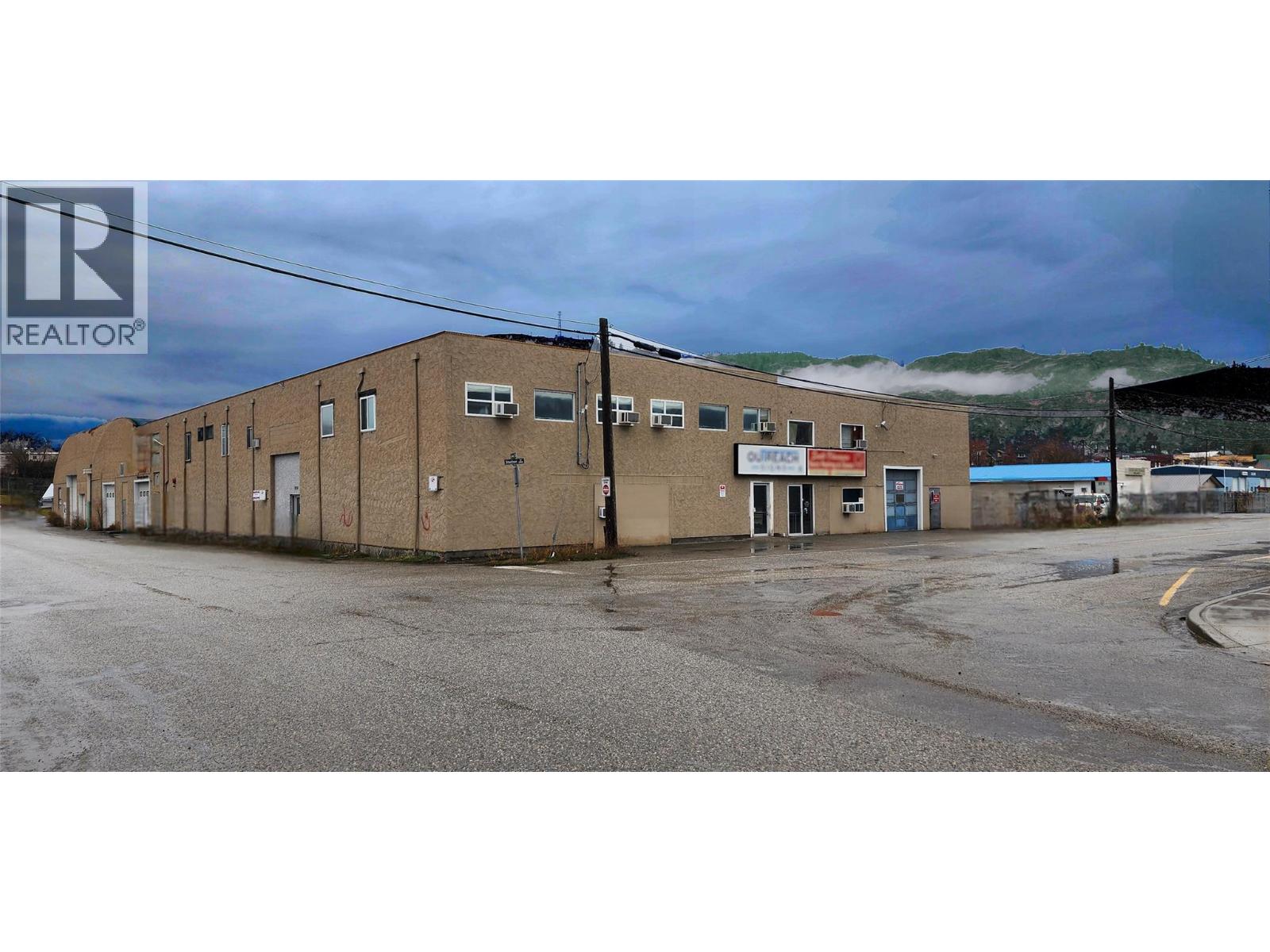 102 310 CO-OP Avenue, Oliver