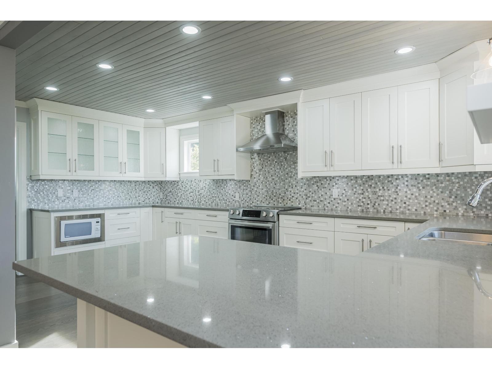 21793 48A AVENUE - Photo 3 of 30, Langley, British Columbia