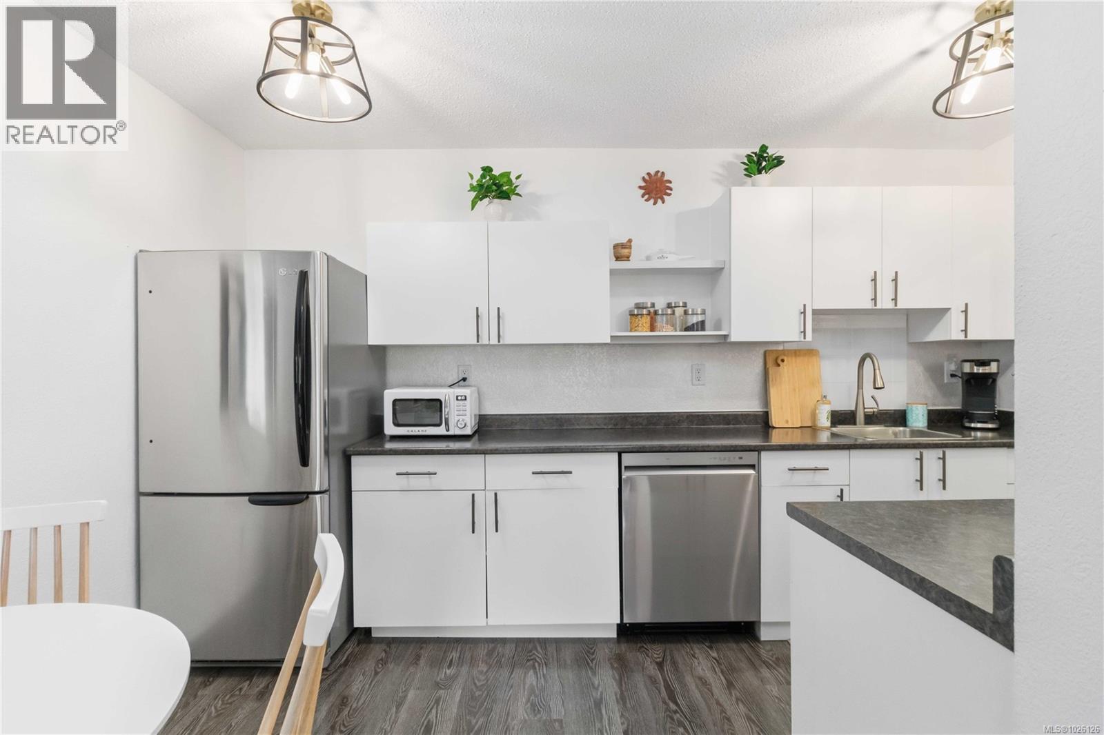 308 3225 Eldon Place, Saanich