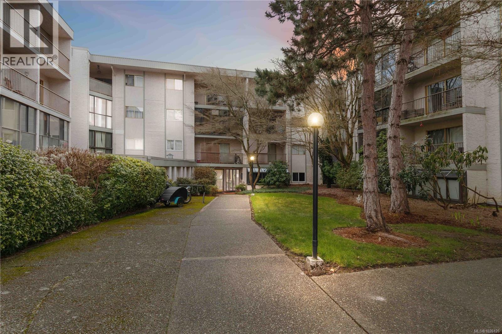 308 3225 Eldon Place, Saanich
