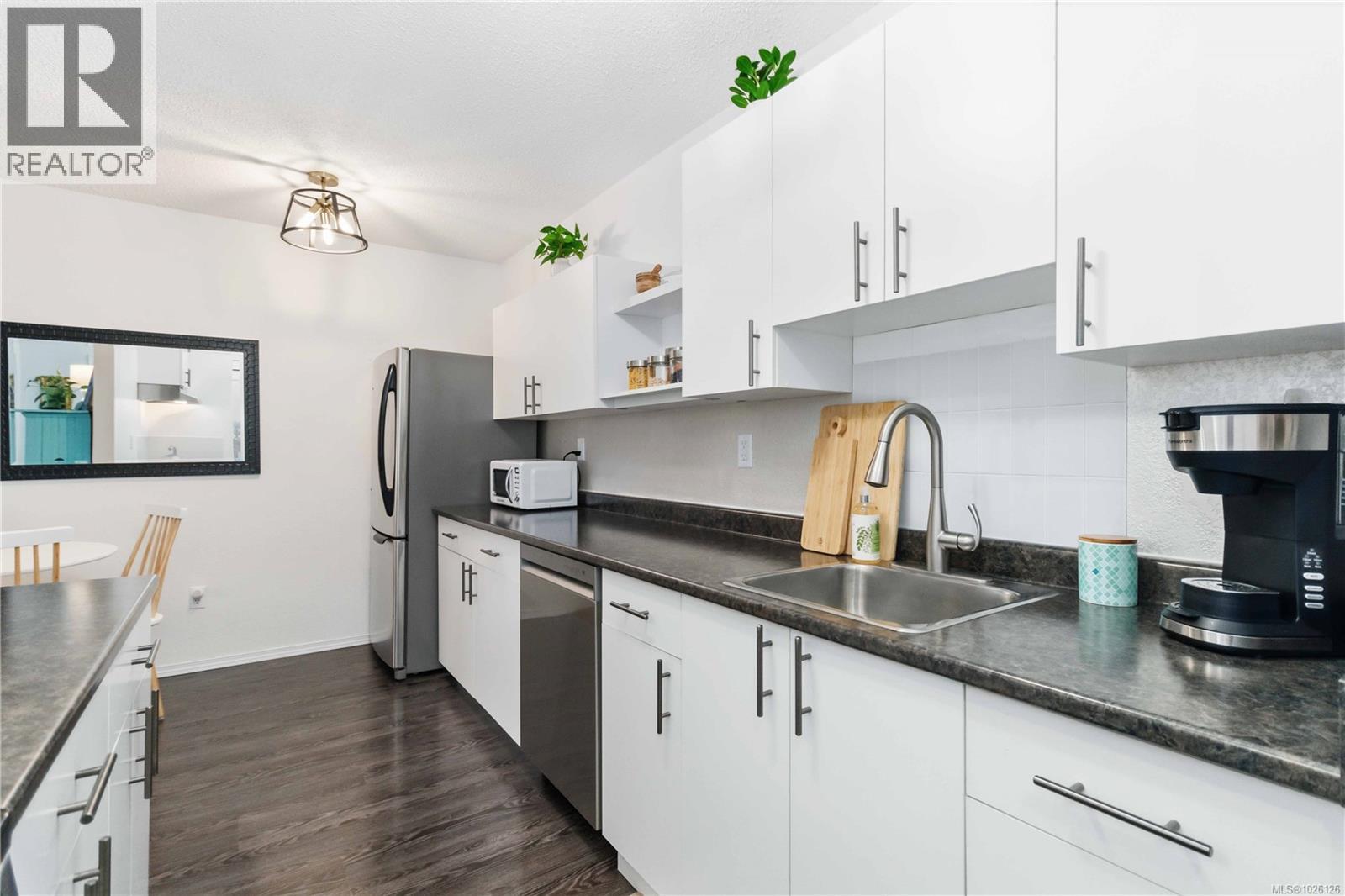 308 3225 Eldon Place, Saanich