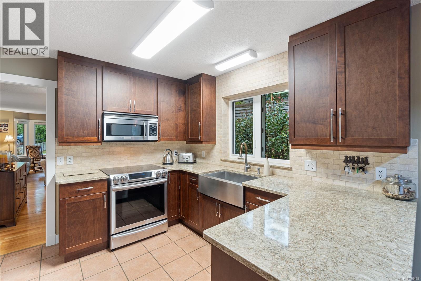 3251 Poppleton Rd, Nanaimo