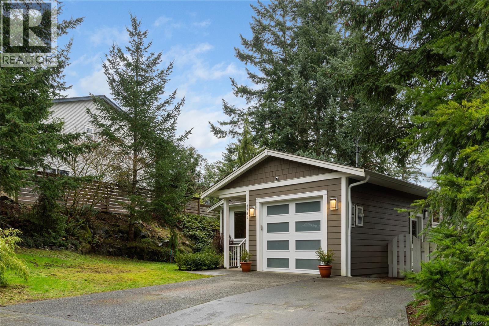 3251 Poppleton Rd, Nanaimo