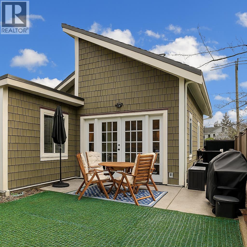 375 KEARY STREET, New Westminster