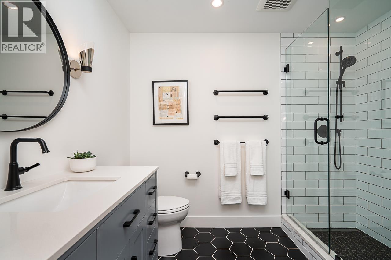 375 KEARY STREET, New Westminster