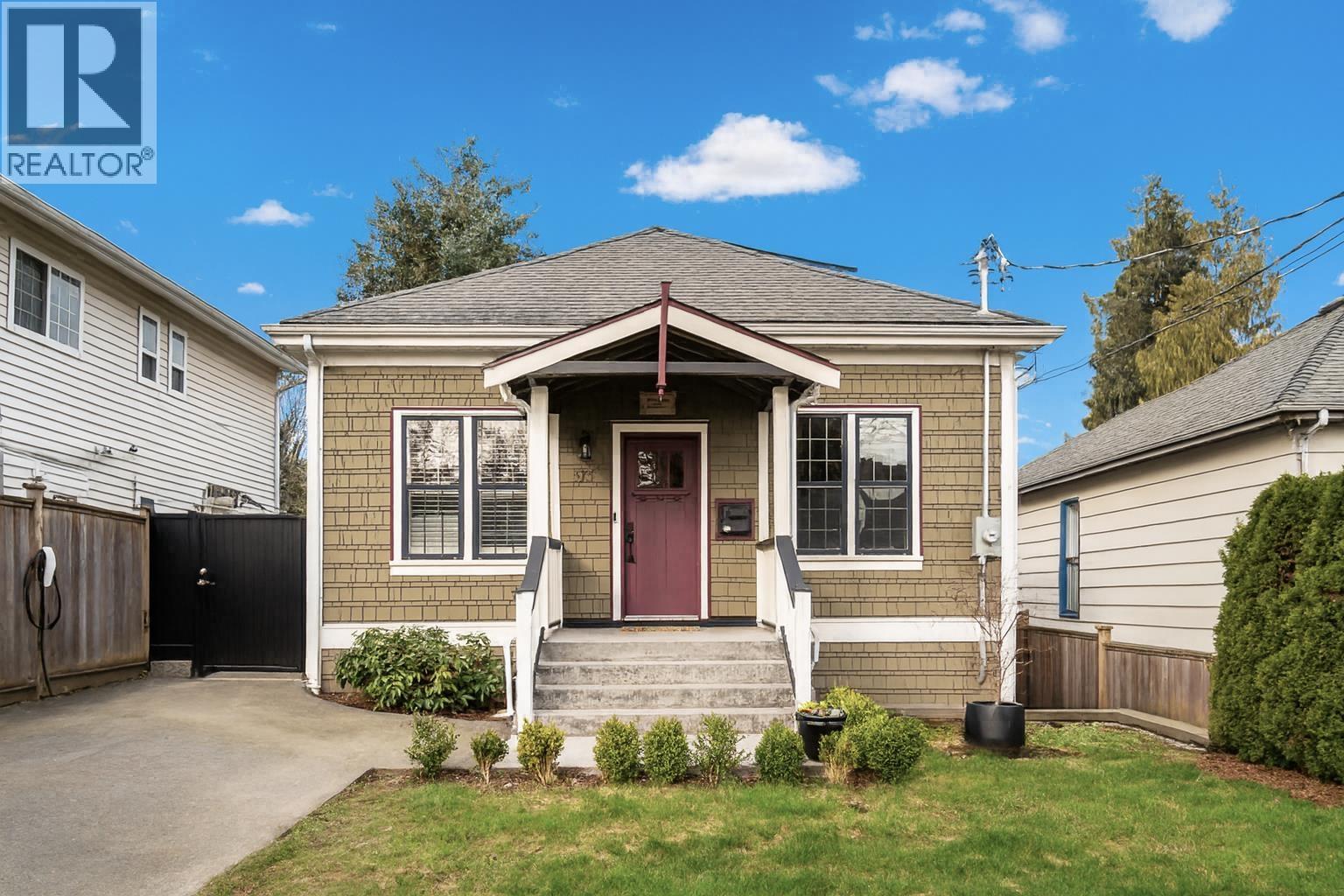 375 KEARY STREET, New Westminster