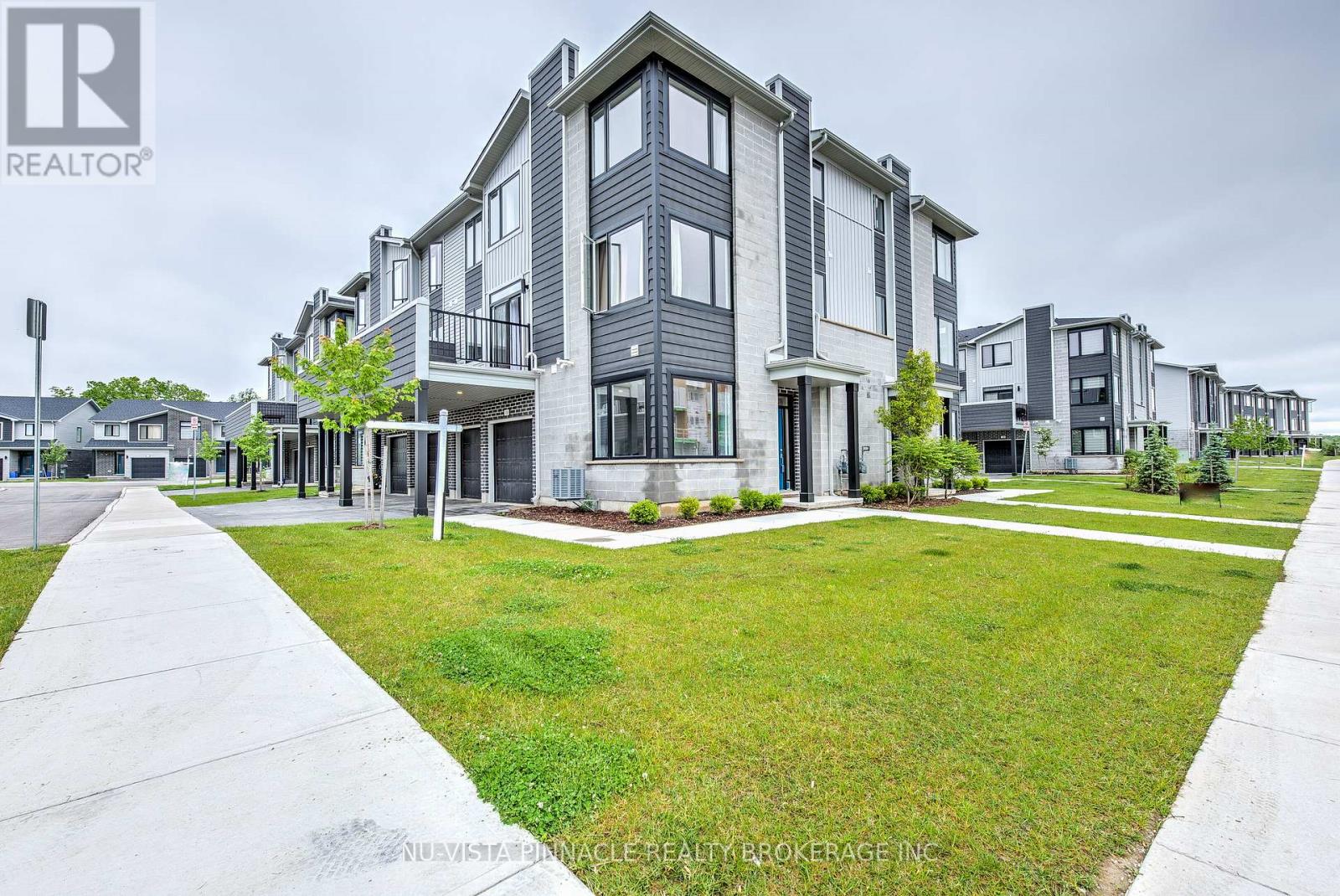 177 Edgevalley Unit 188 photo 2