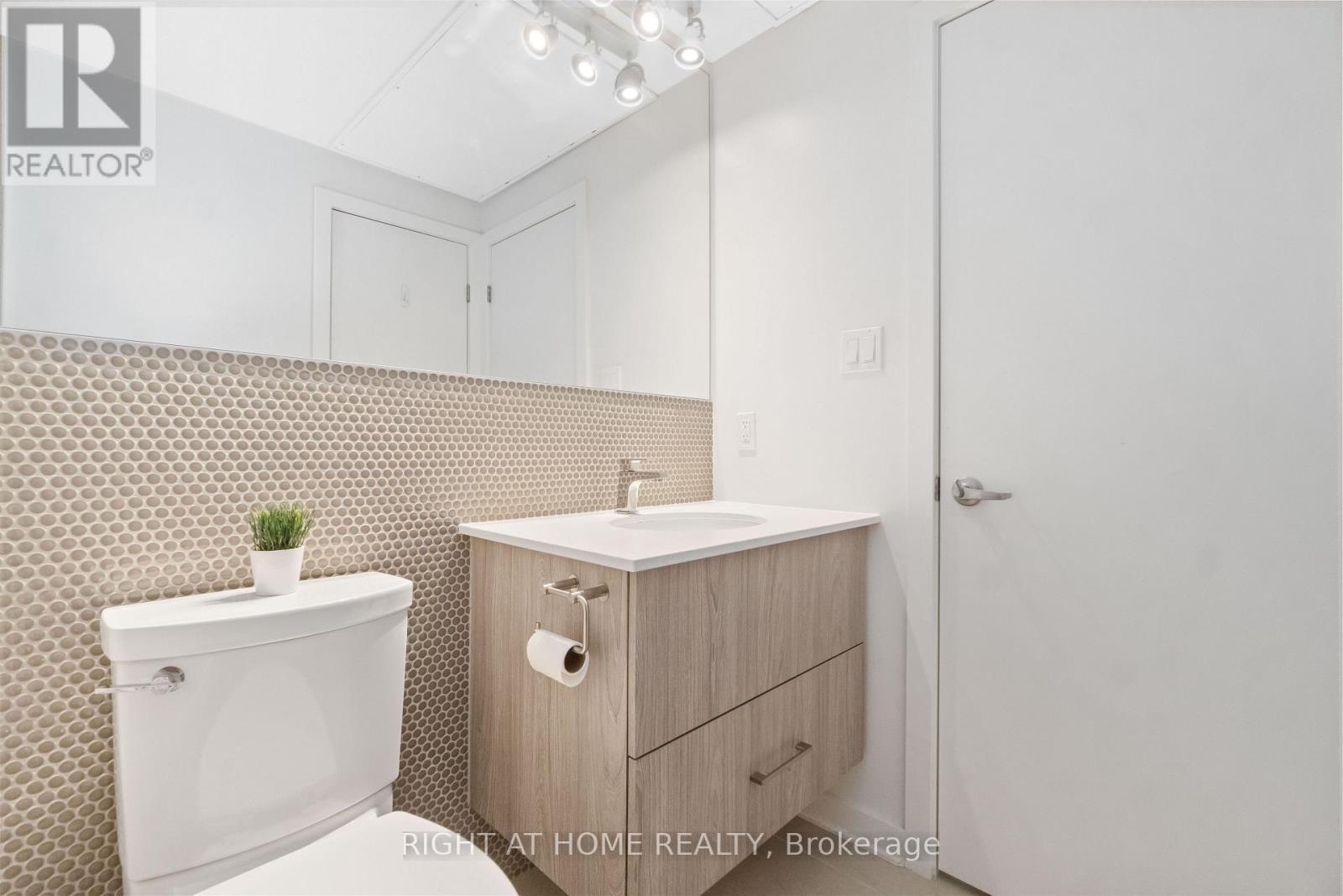 #305 22 PERKINS STREET - 16