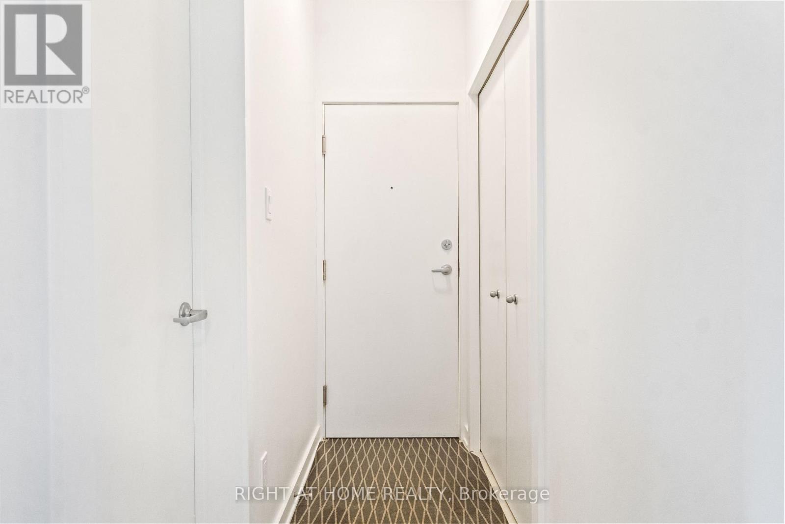 #305 22 PERKINS STREET - 19