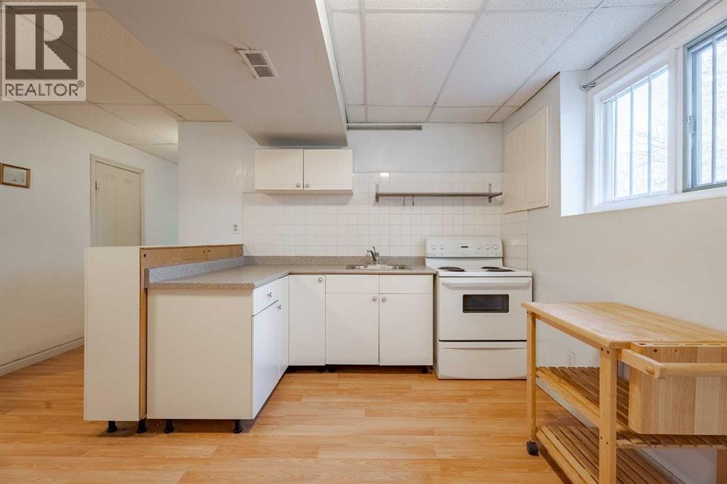 
          3152 Blakiston Drive Northwest
            <br/>
            <span>Calgary</span>
            , 
            <span>AB</span>
             <span>T2L1L8</span>
         - Photo 14