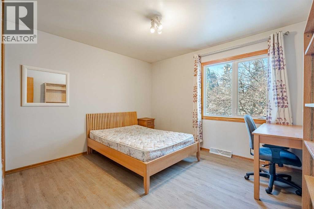 
          3152 Blakiston Drive Northwest
            <br/>
            <span>Calgary</span>
            , 
            <span>AB</span>
             <span>T2L1L8</span>
         - Photo 9