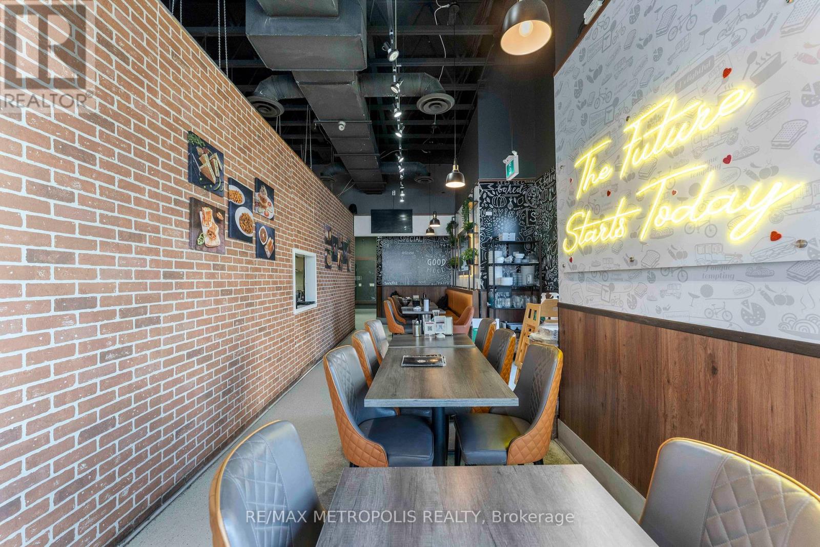 1465 Aerowood photo 4