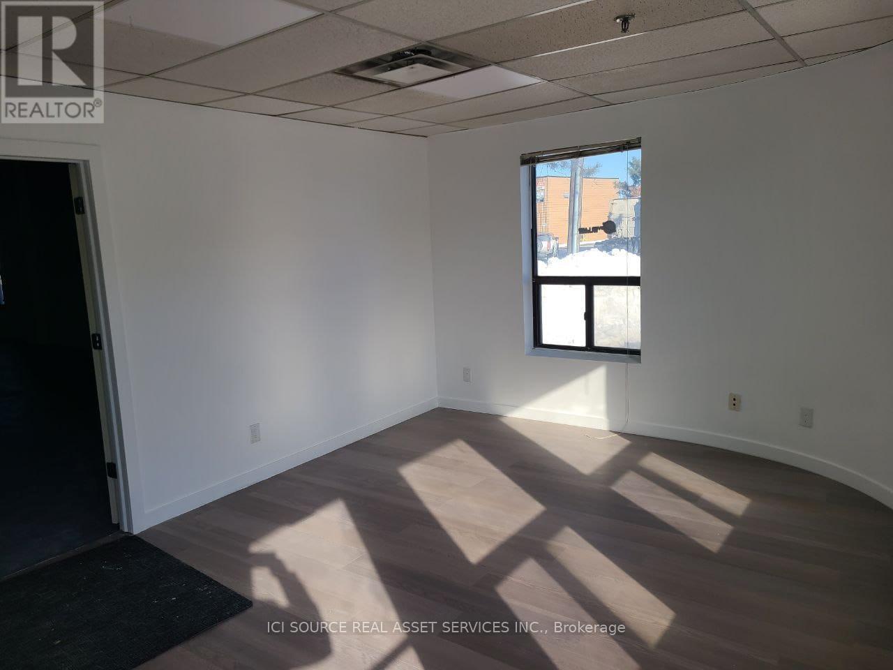 UNIT # 1 C-NORTH - 18 STRATHEARN AVENUE - Photo 3 of 11, Brampton (Steeles Industrial), Ontario