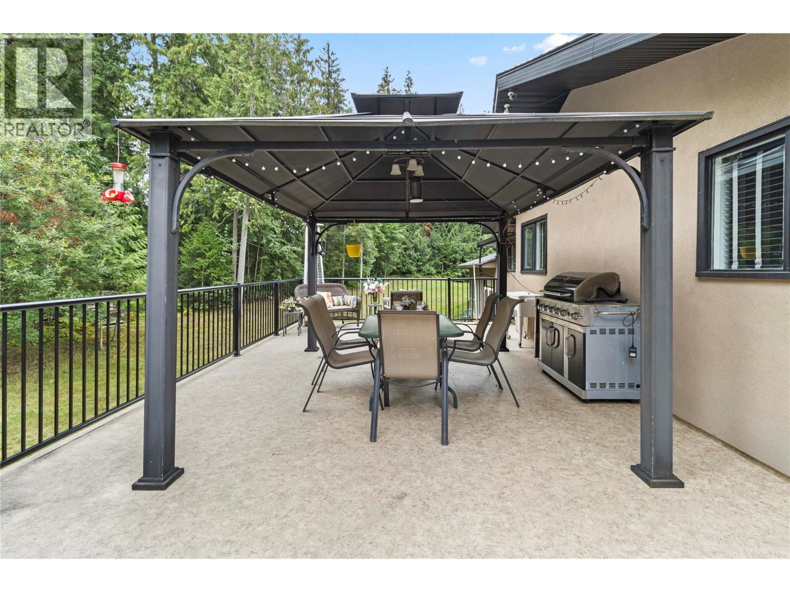 2746 Balmoral Road - 21