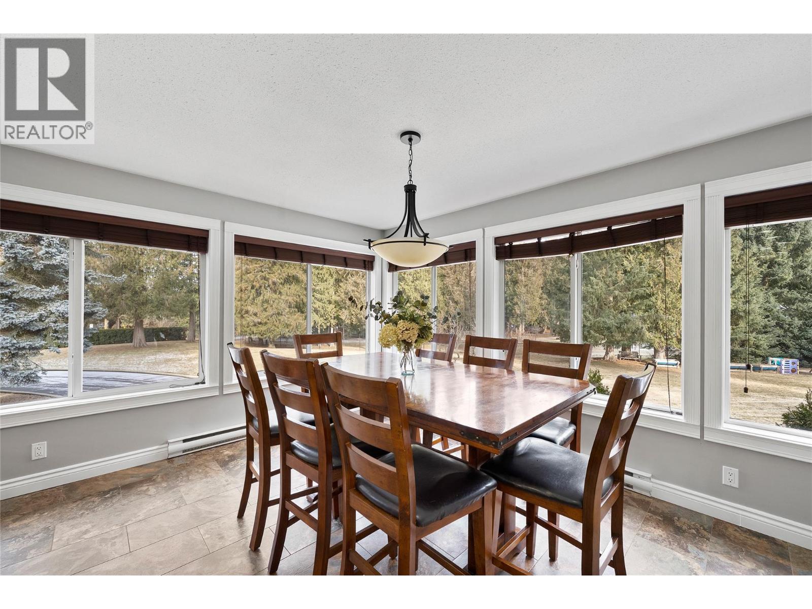2746 Balmoral Road - 34