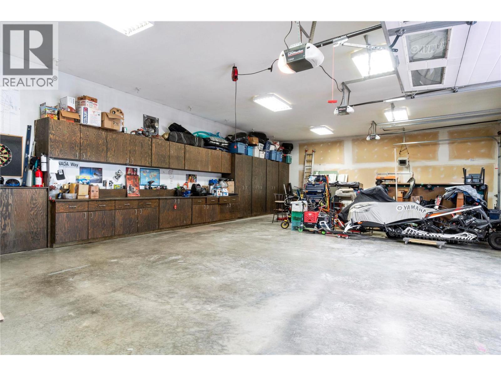 2746 Balmoral Road - 63