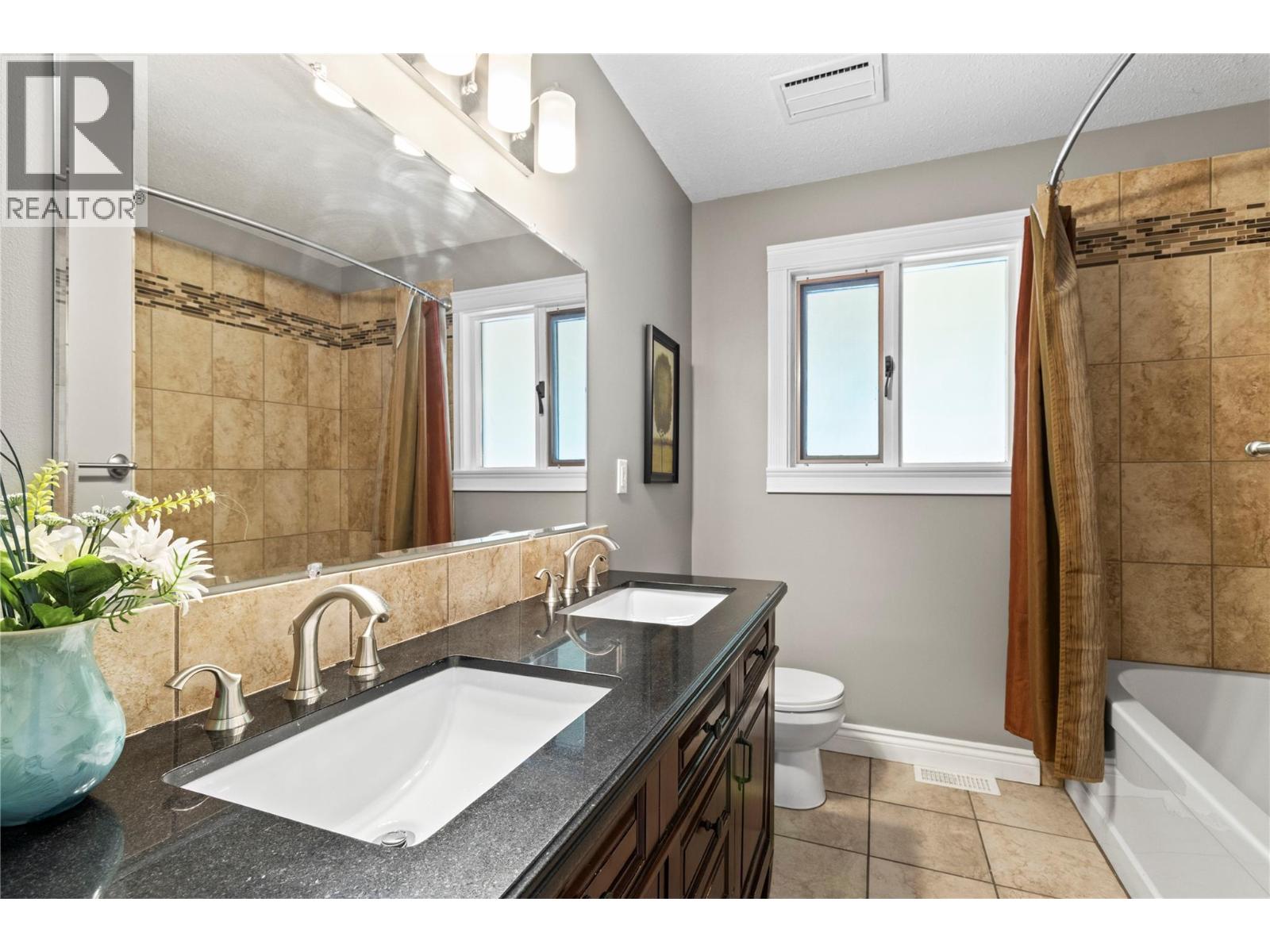 2746 Balmoral Road - 47