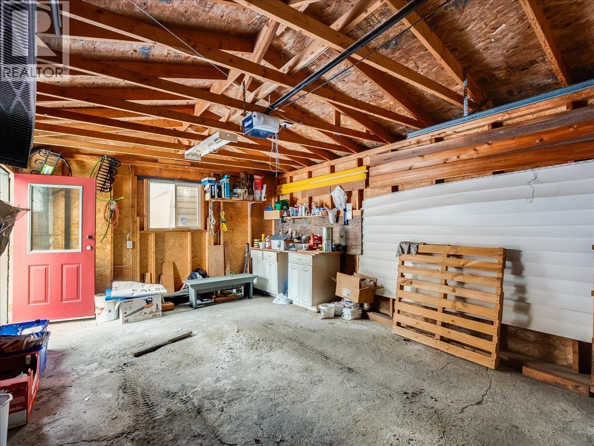 1522 Third Avenue, Trail