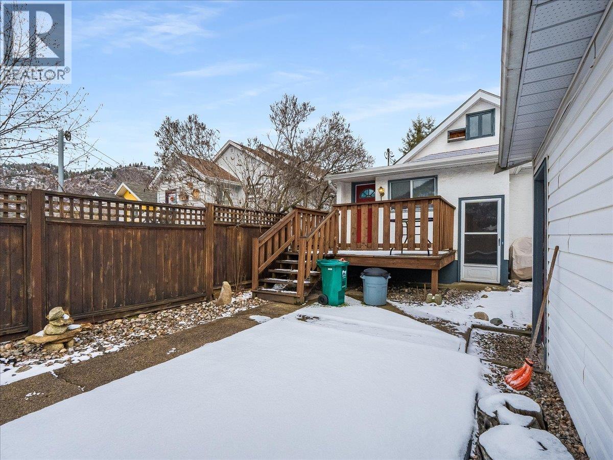 1522 Third Avenue, Trail