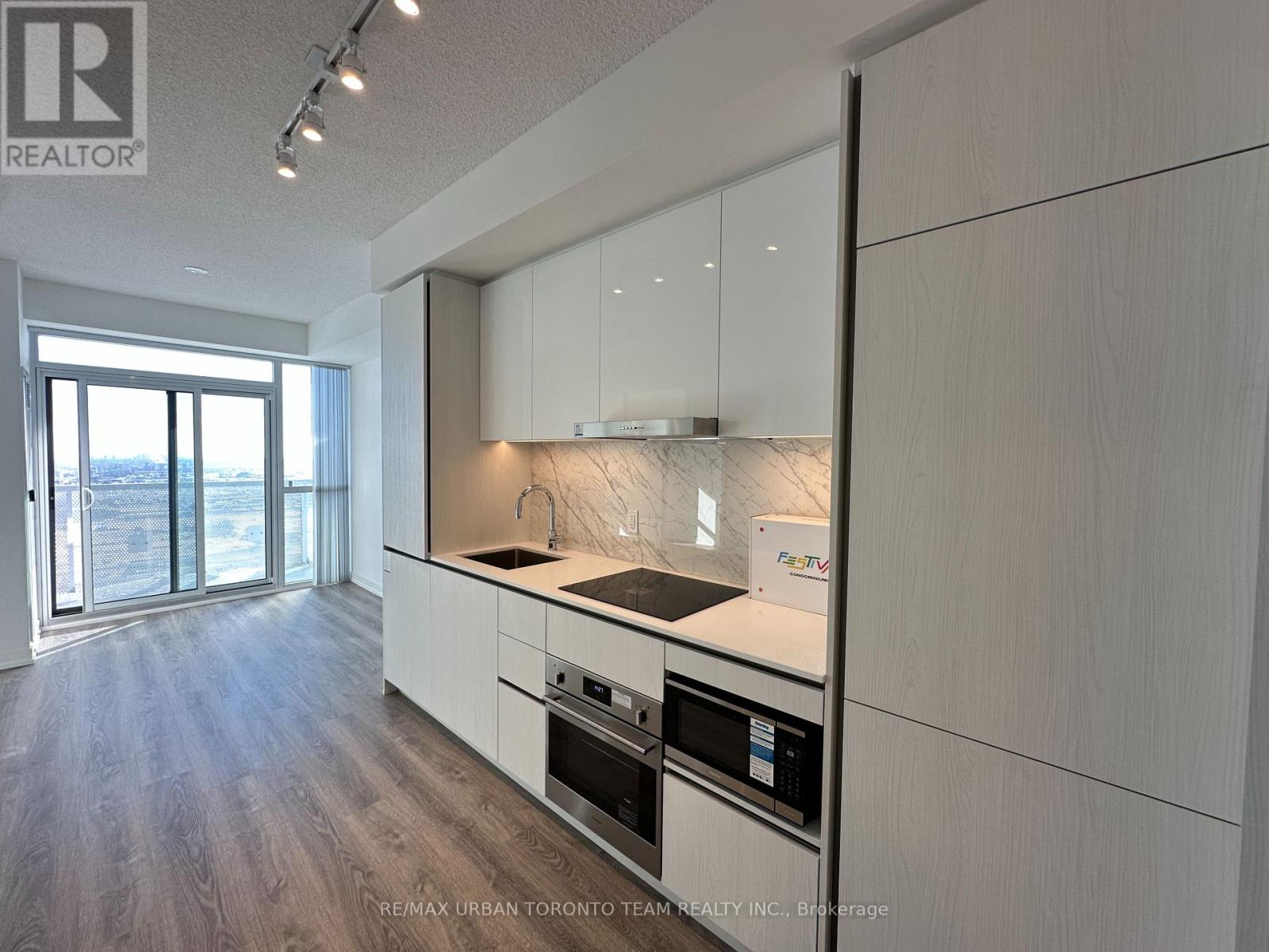 8 Interchange Unit 5310 photo 3