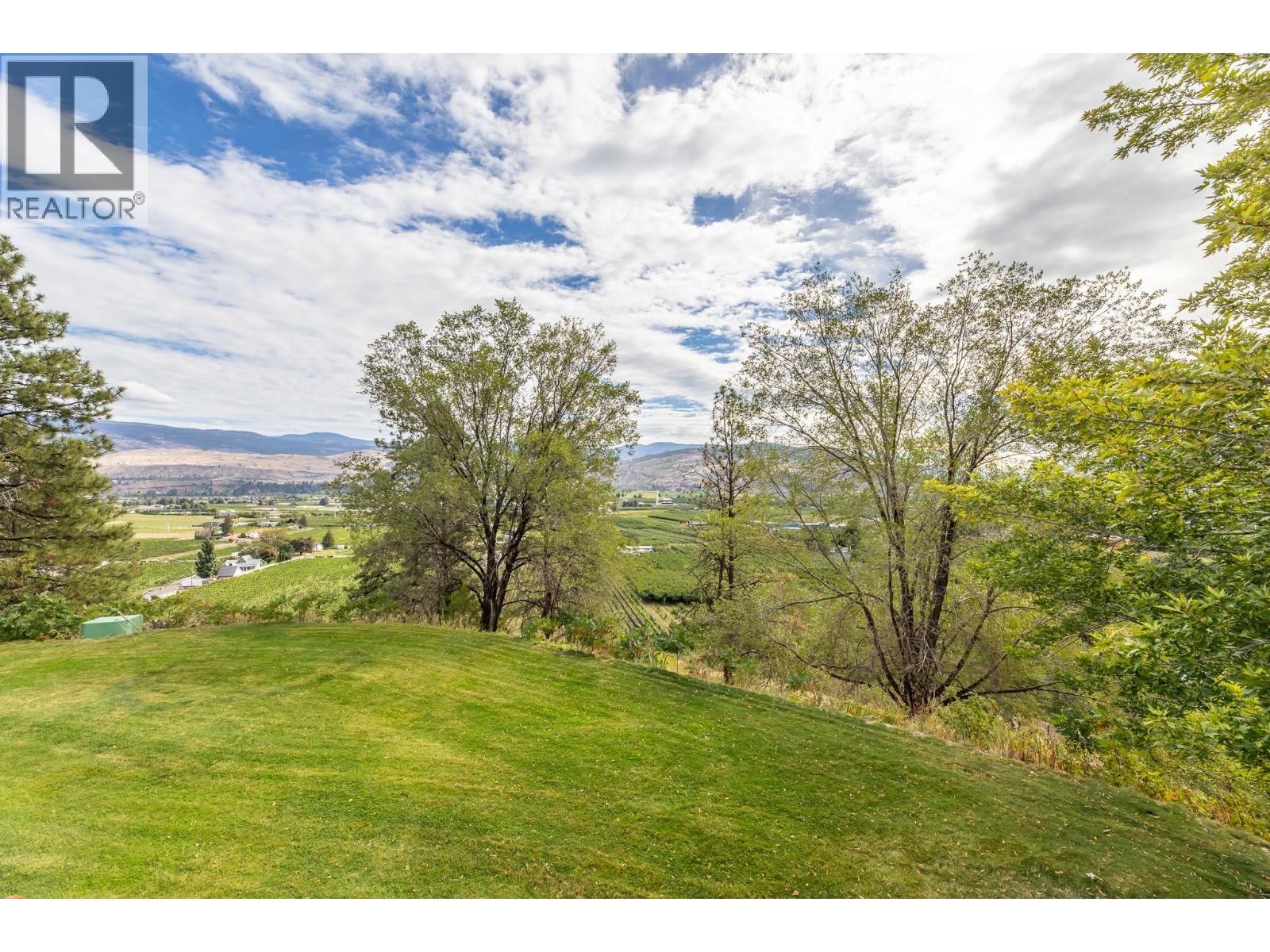 101 Knippelberg Road, Oliver