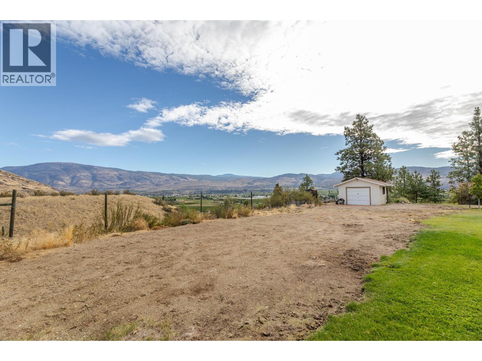 101 Knippelberg Road, Oliver