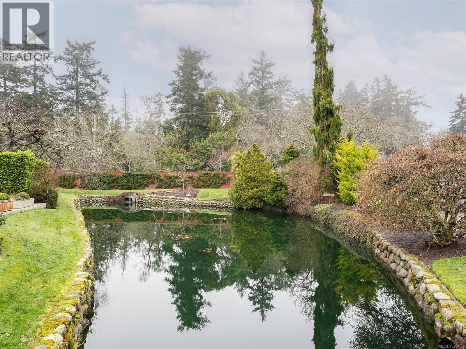 159 2345 Cedar Hill Cross Rd, Oak Bay