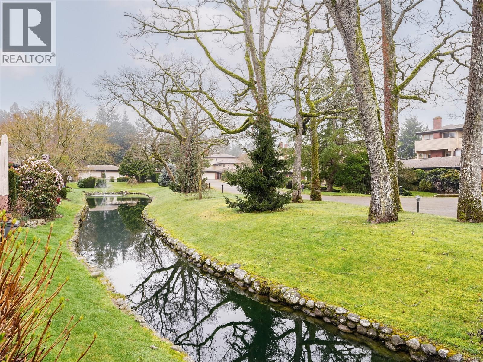 159 2345 Cedar Hill Cross Rd, Oak Bay