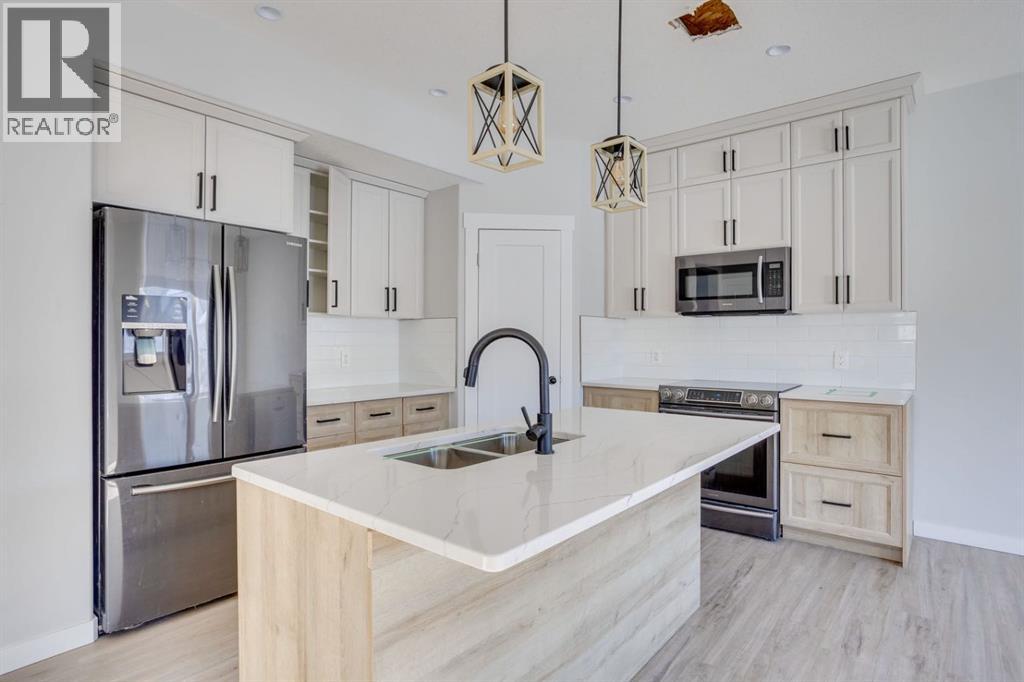 7211 Railway Avenue, Fort McMurray