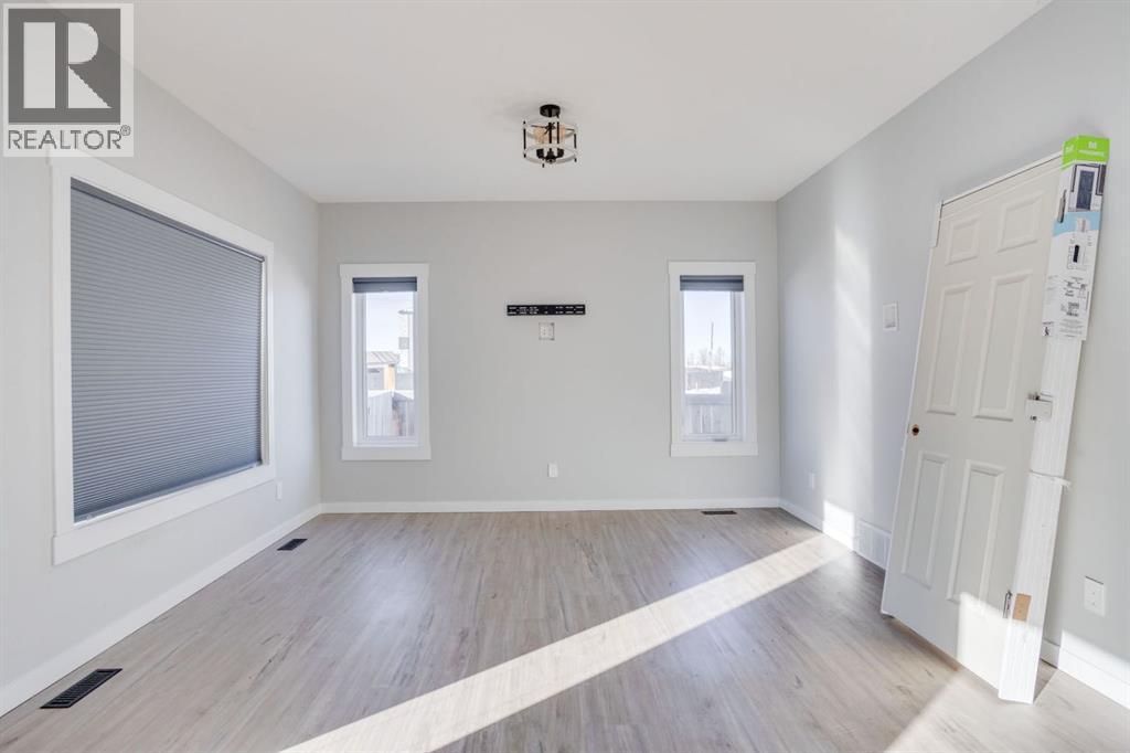 7211 Railway Avenue, Fort McMurray