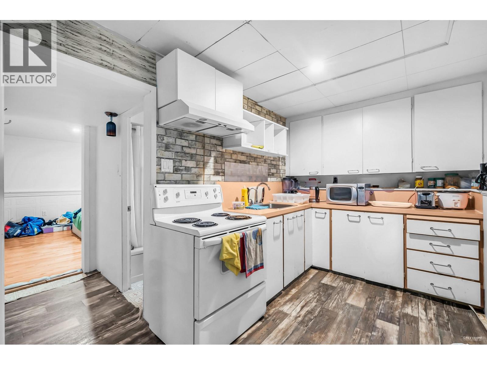 2975 E 41ST AVENUE, Vancouver